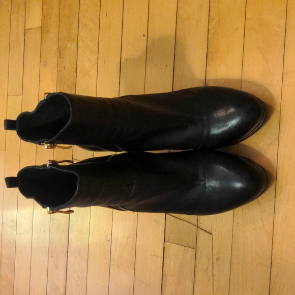Vince Camuto size 8.5 leather heeled zipper booties - Picture 2 of 15